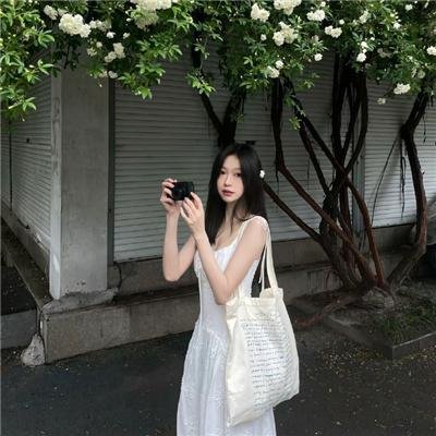 隐藏人物海报